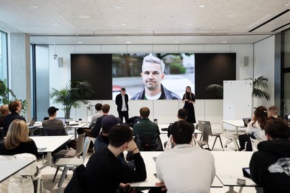 Belarussischer Schriftsteller Sasha Filipenko zu Gast an der HSG