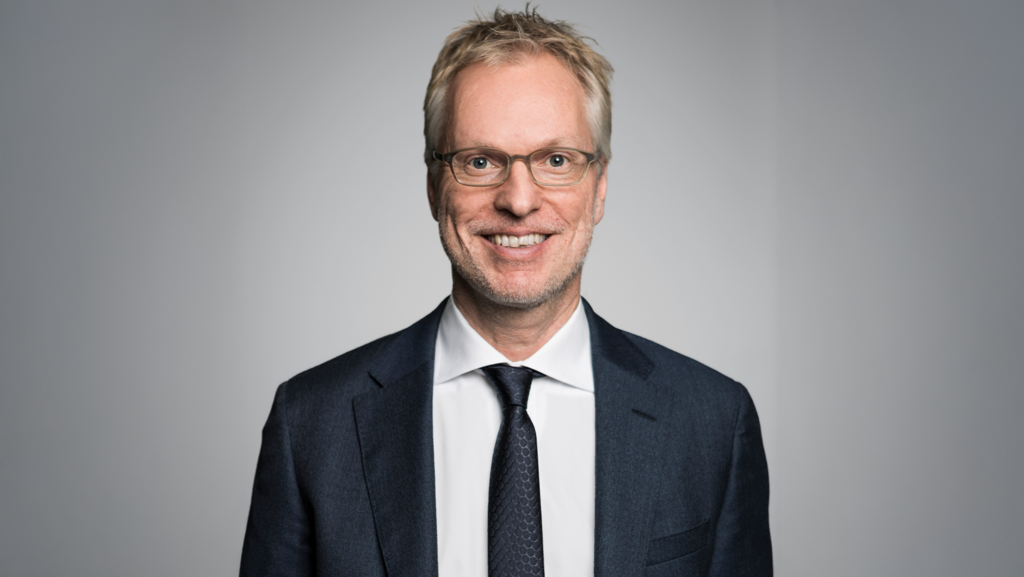 Björn Ambos zum Dekan der School of Management ernannt 