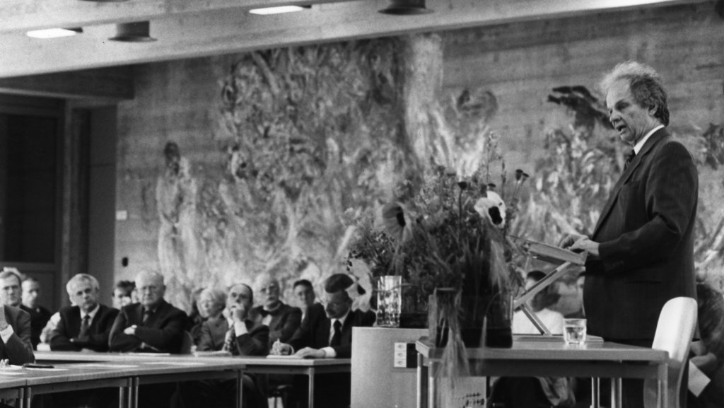 In memory of Hans Christoph Binswanger