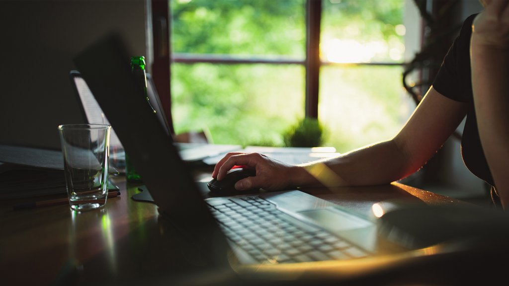 Welche Auswirkungen haben COVID-19-Lockdown-Massnahmen auf Beschäftigung und BIP in verschiedenen Ländern?