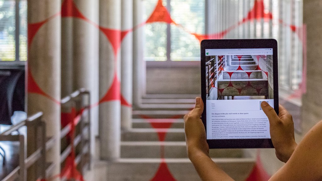 Mit dem Smartphone auf den Spuren der HSG-Campus-Kunst