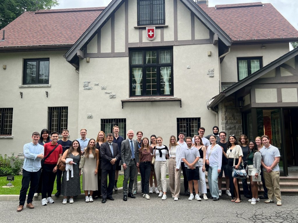 HSG students organise exchange trips with other universities