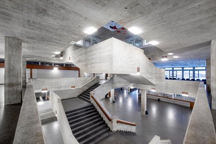 Blick ins Hauptgebäude der Universität St.Gallen