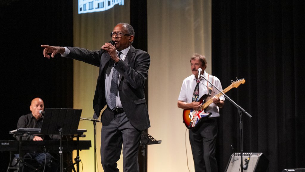 Malcolm Green’s Graduation Groove | unisg.ch