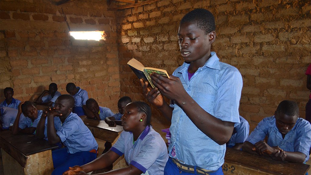 Bücher, Laptops & Co. für Afrika – der «BookCycle» schenkt Lernmaterialien ein zweites Leben