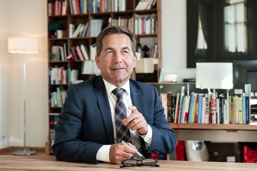 Former Federal Chancellor Walter Thurnherr