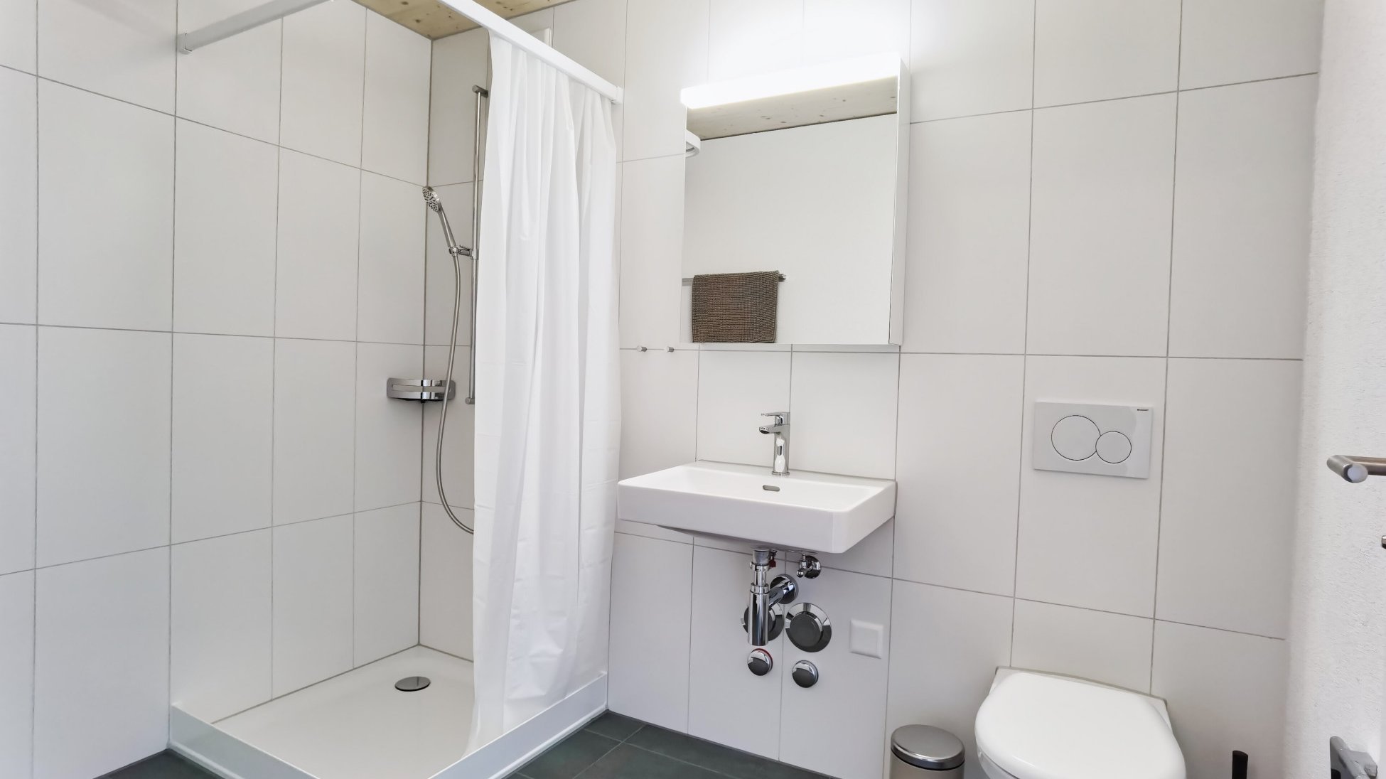 Steingrüeblistrasse 24 Bathroom