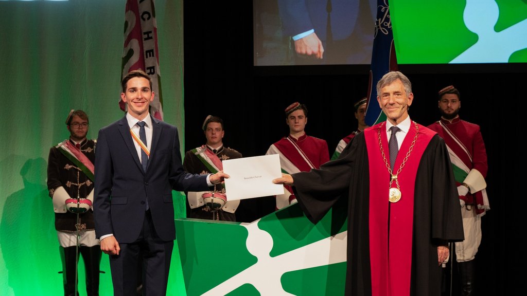 477 Master's degrees awarded at HSG