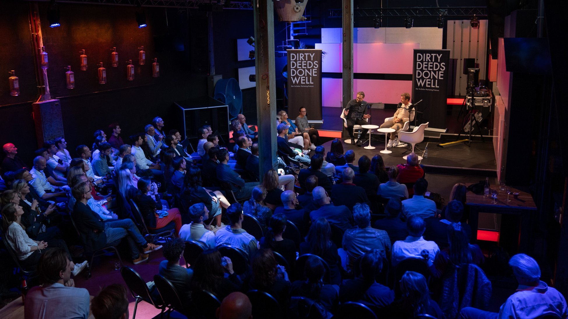 Dirty Deeds Done Well Live-Event