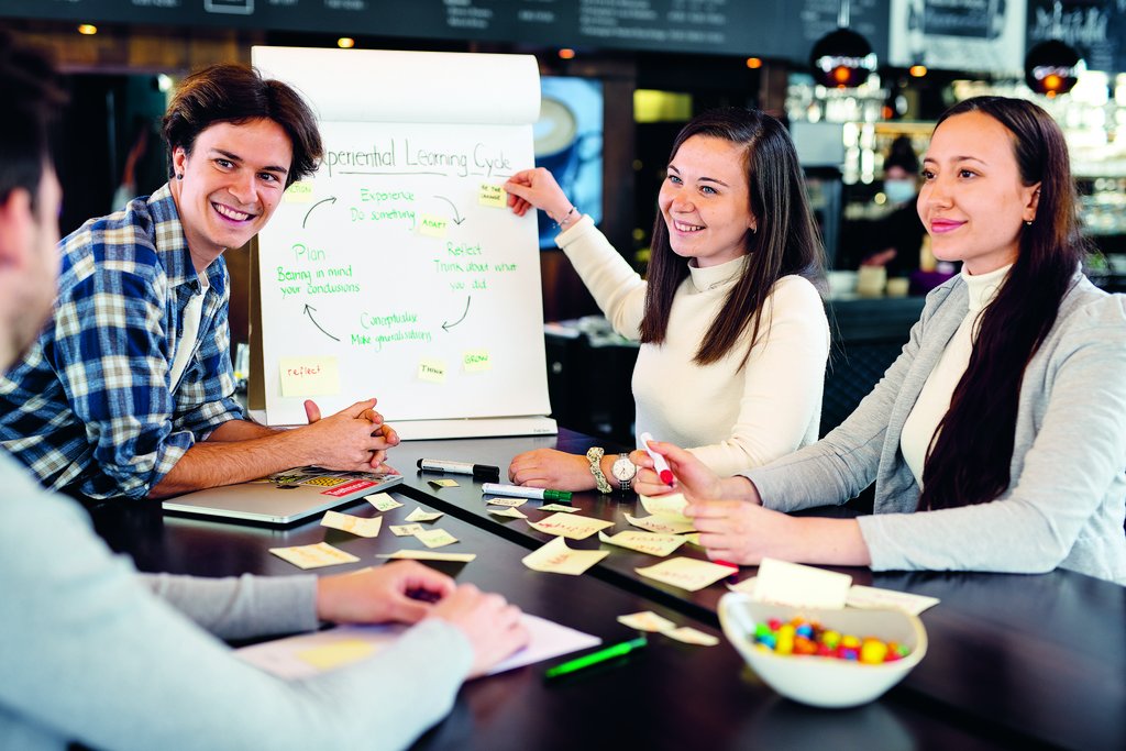 HSG students instead of lecturers lead course: "A learning community is created"