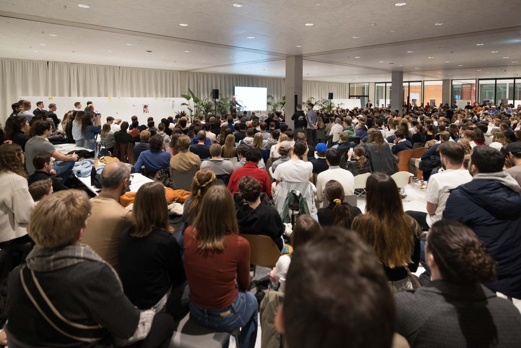 Hoher Besuch im SQUARE: Bundespräsident Alain Berset spricht über den Krieg in der Ukraine und die Haltung der Schweiz