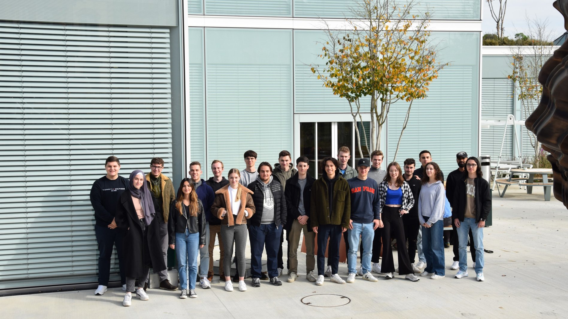 Gruppenfoto der Studierenden des 1. Bachelor-Jahrgangs (Community-Bild)