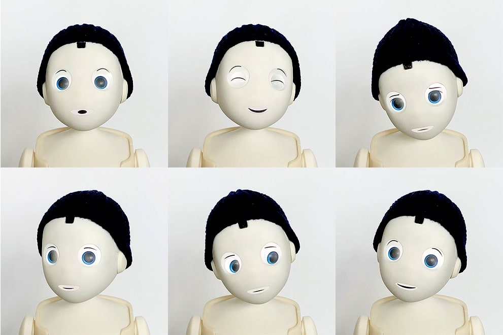 Sozialer Roboter empfängt SQUARE-Besuchende